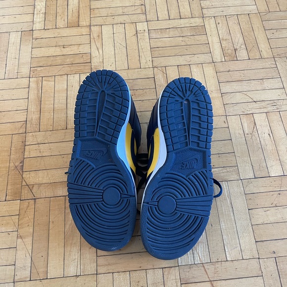 Dunk Low Michigan 2021 - Picture 9 of 11